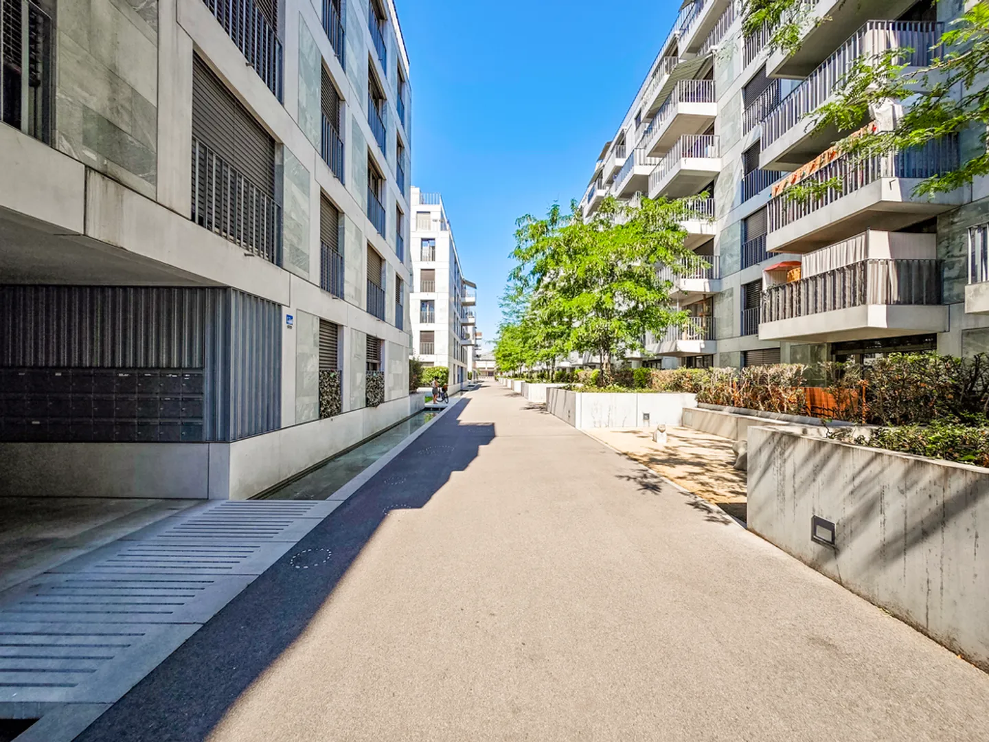 Appartement de 2.5 pièces au rez de chaussée - Photo 1 sur 7