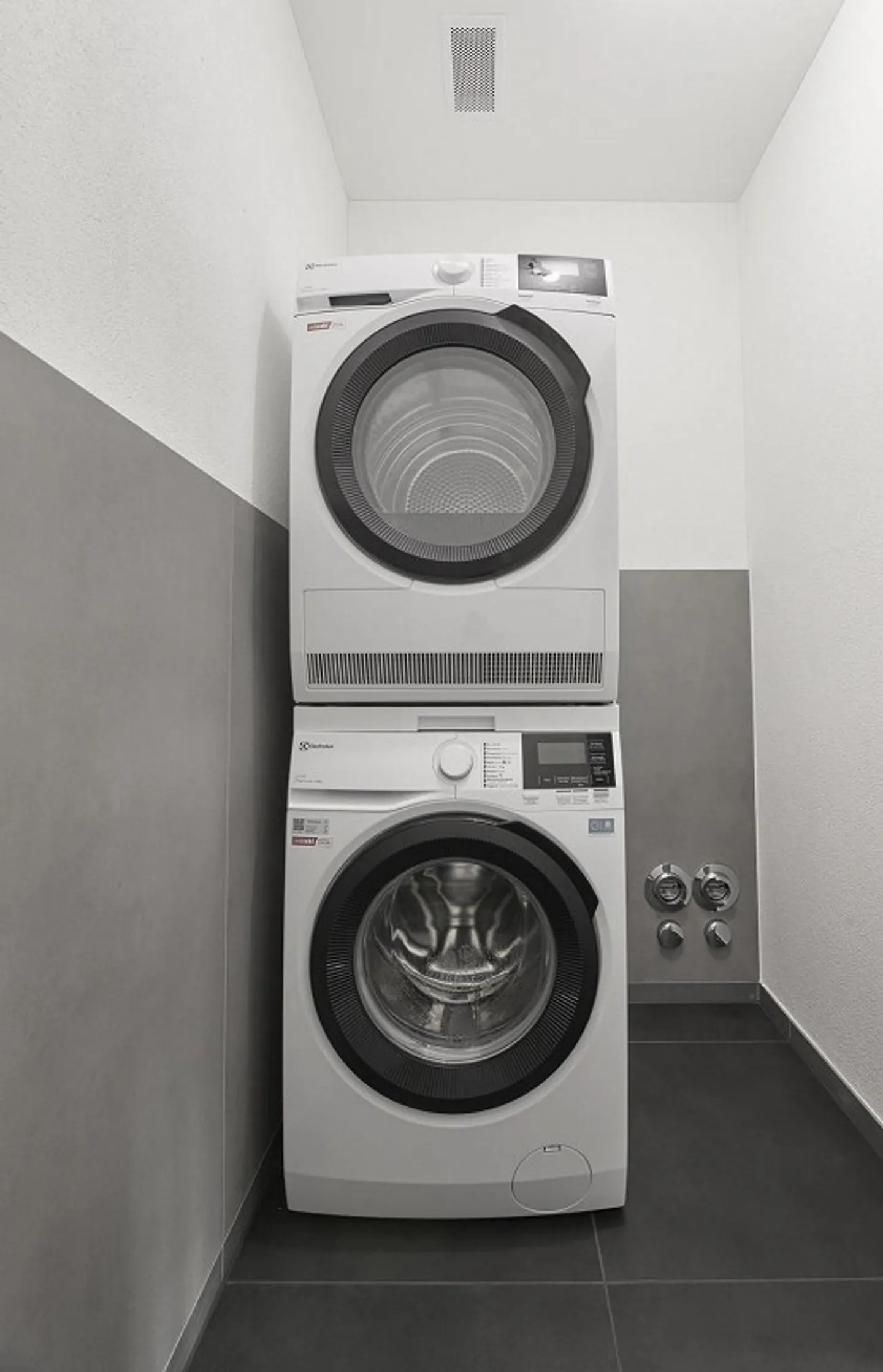 Welcome to the new hotspot for urban living in Zurich-Albisrieden! - Photo 5 of 9