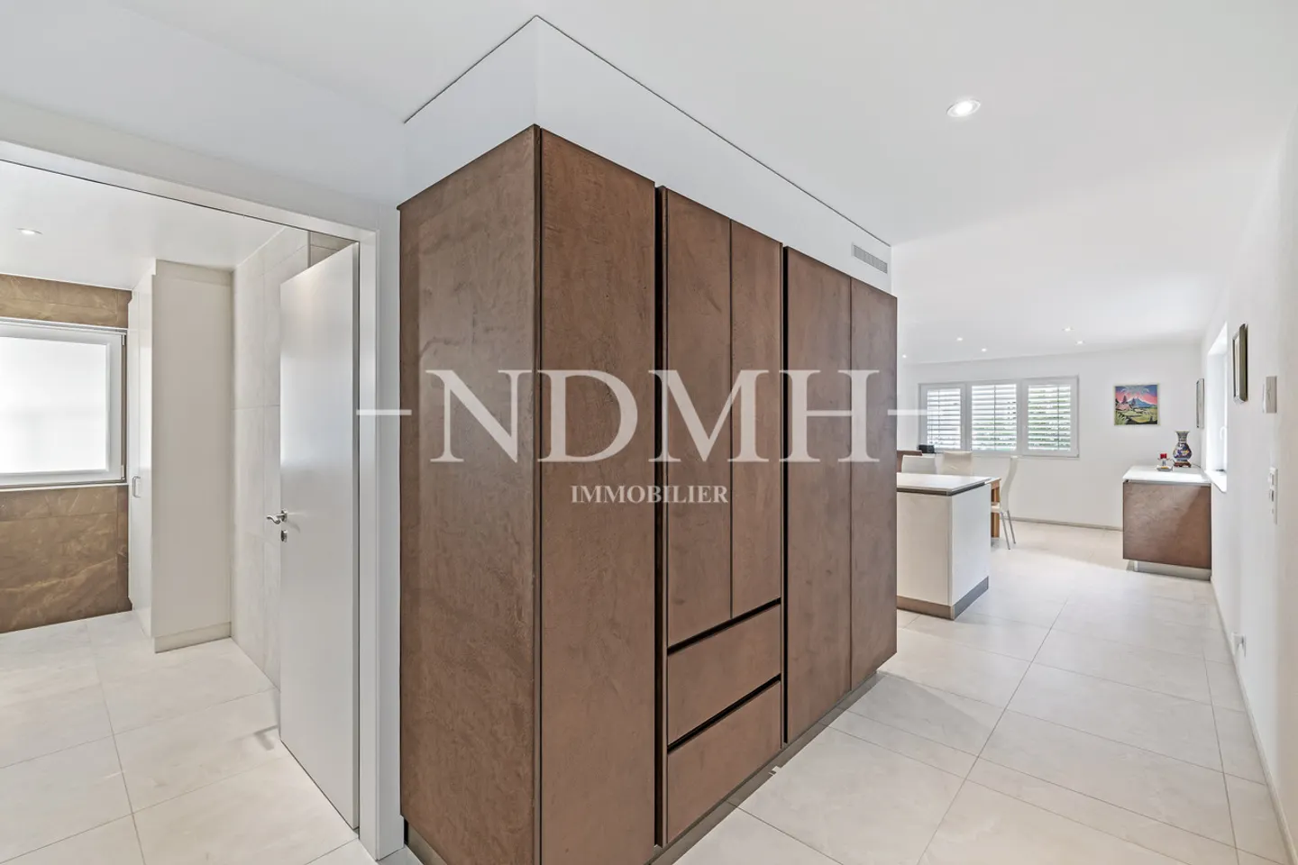 Spacious Apartment with Terraces - Photo 5 of 14