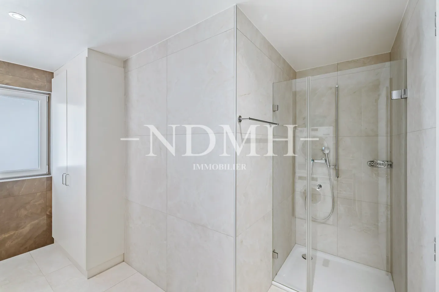 Spacious Apartment with Terraces - Photo 11 of 14