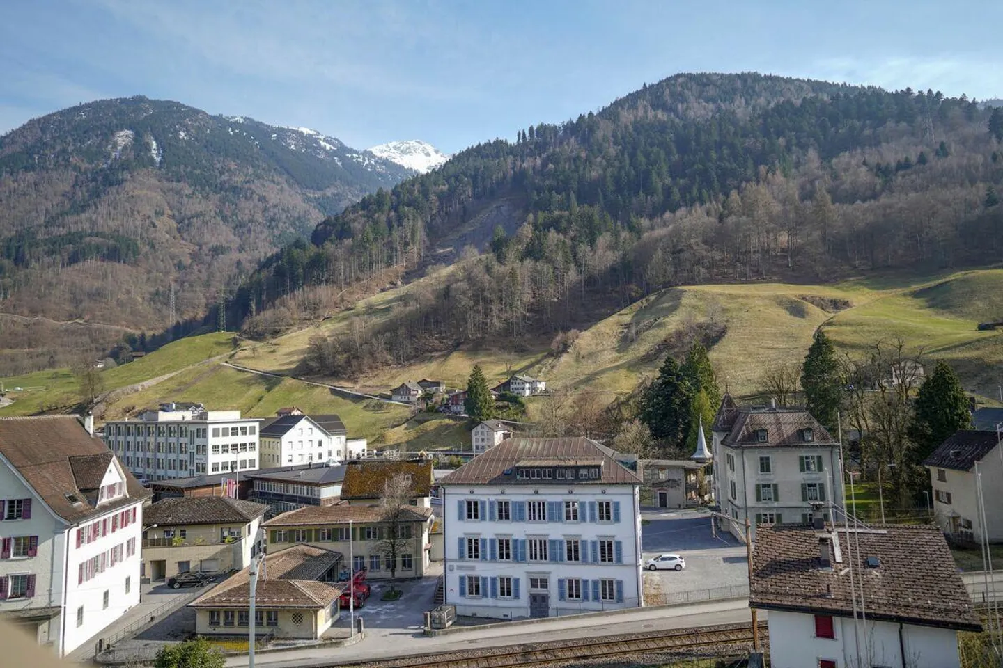 Compact 3-room apartment - centrally located in Schwanden - Photo 9 of 10