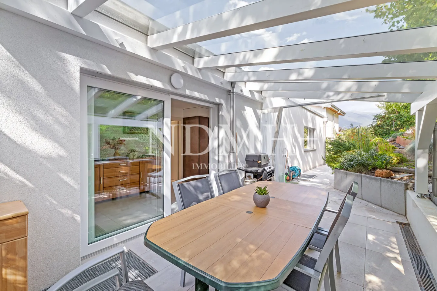Spacious Apartment with Terraces - Photo 13 of 14