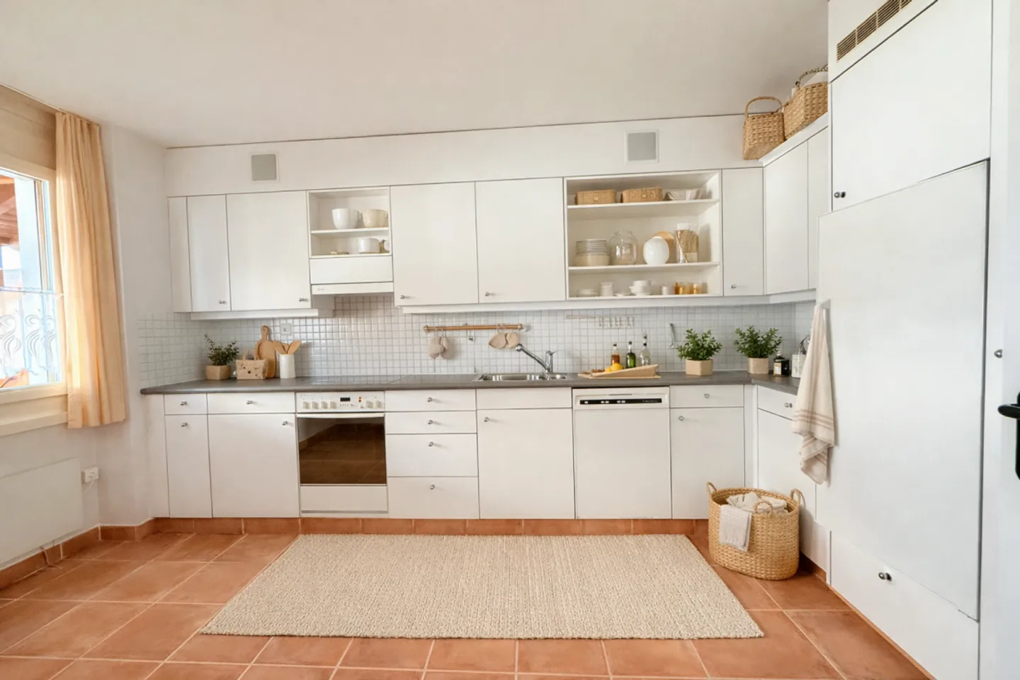 SPACIOUS AND BRIGHT - Photo 3 of 8
