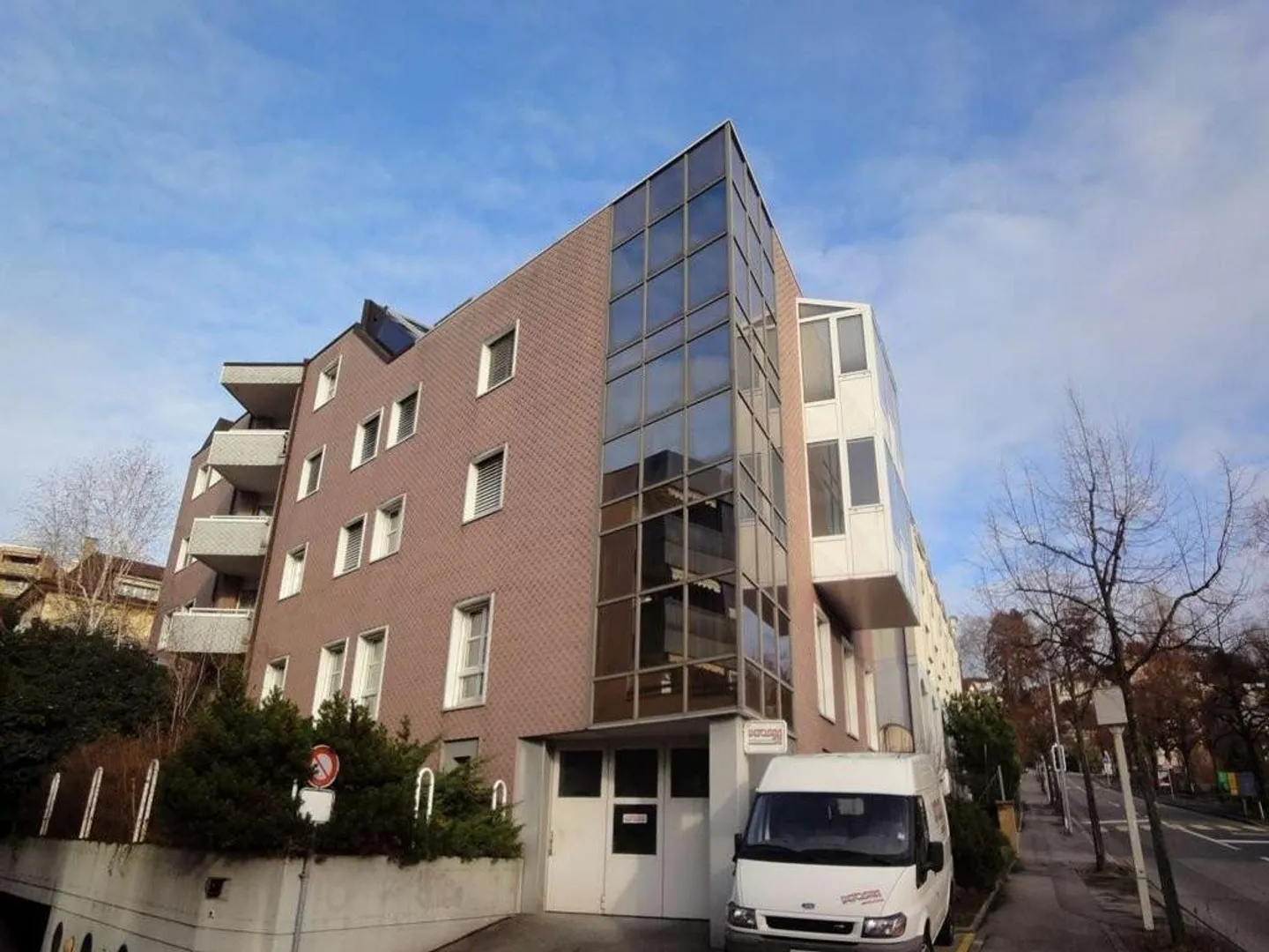 Near Maladière, beautiful administrative space 2 minutes from the highway - Photo 1 of 10