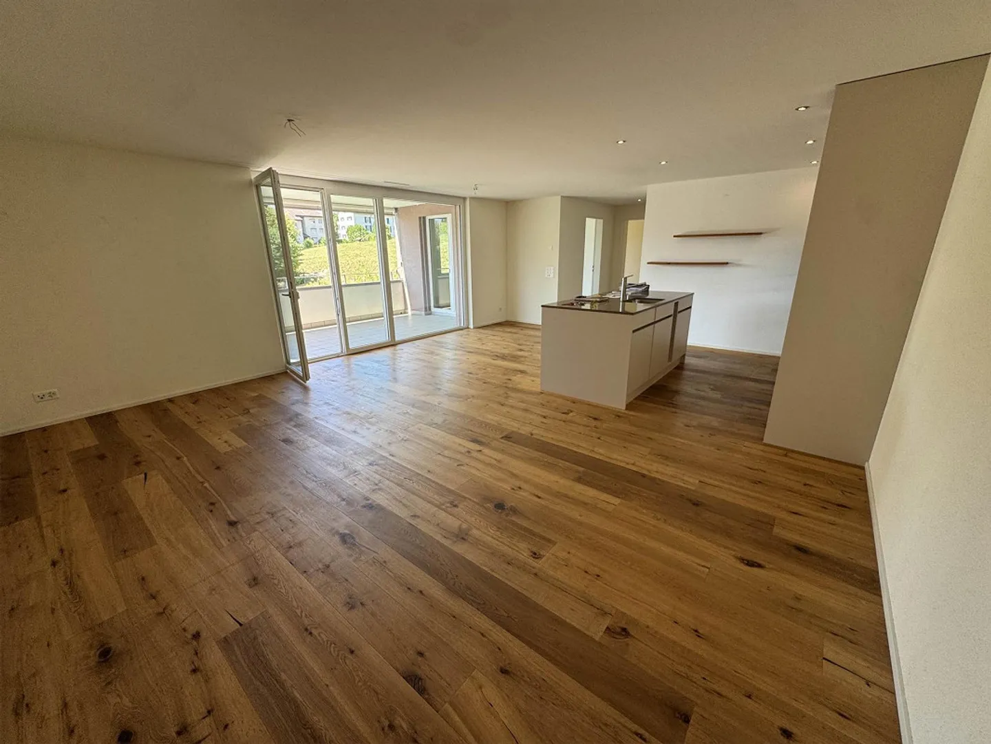Helle 3.5 Zimmer Wohnung mit Bergsicht - Foto 3 von 16