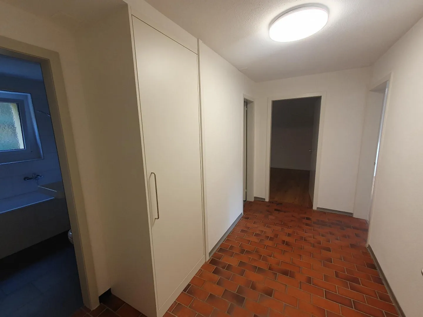 Attractive 2.5 Room Apartment - Photo 5 of 5