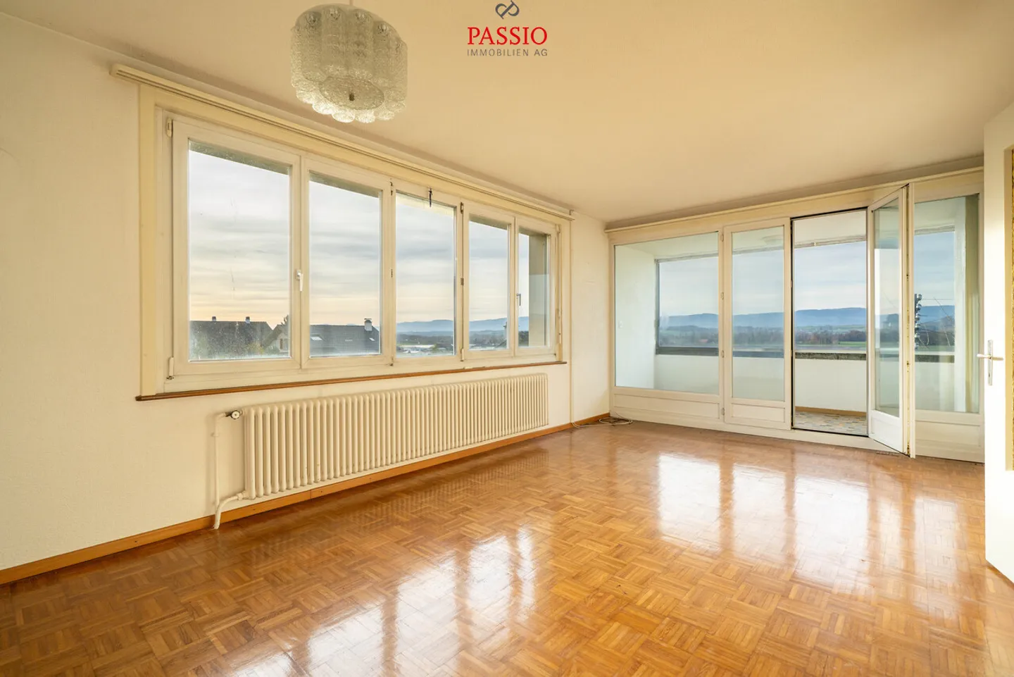 Haus mit 6,5 Zimmern und enormem Grundstück sowie atemberaubendem Blick - Foto 5 von 29