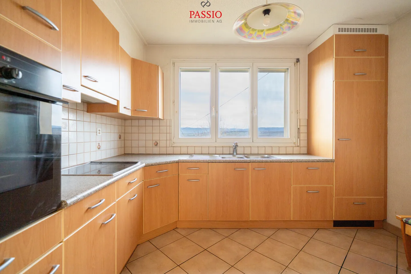 Haus mit 6,5 Zimmern und enormem Grundstück sowie atemberaubendem Blick - Foto 9 von 29