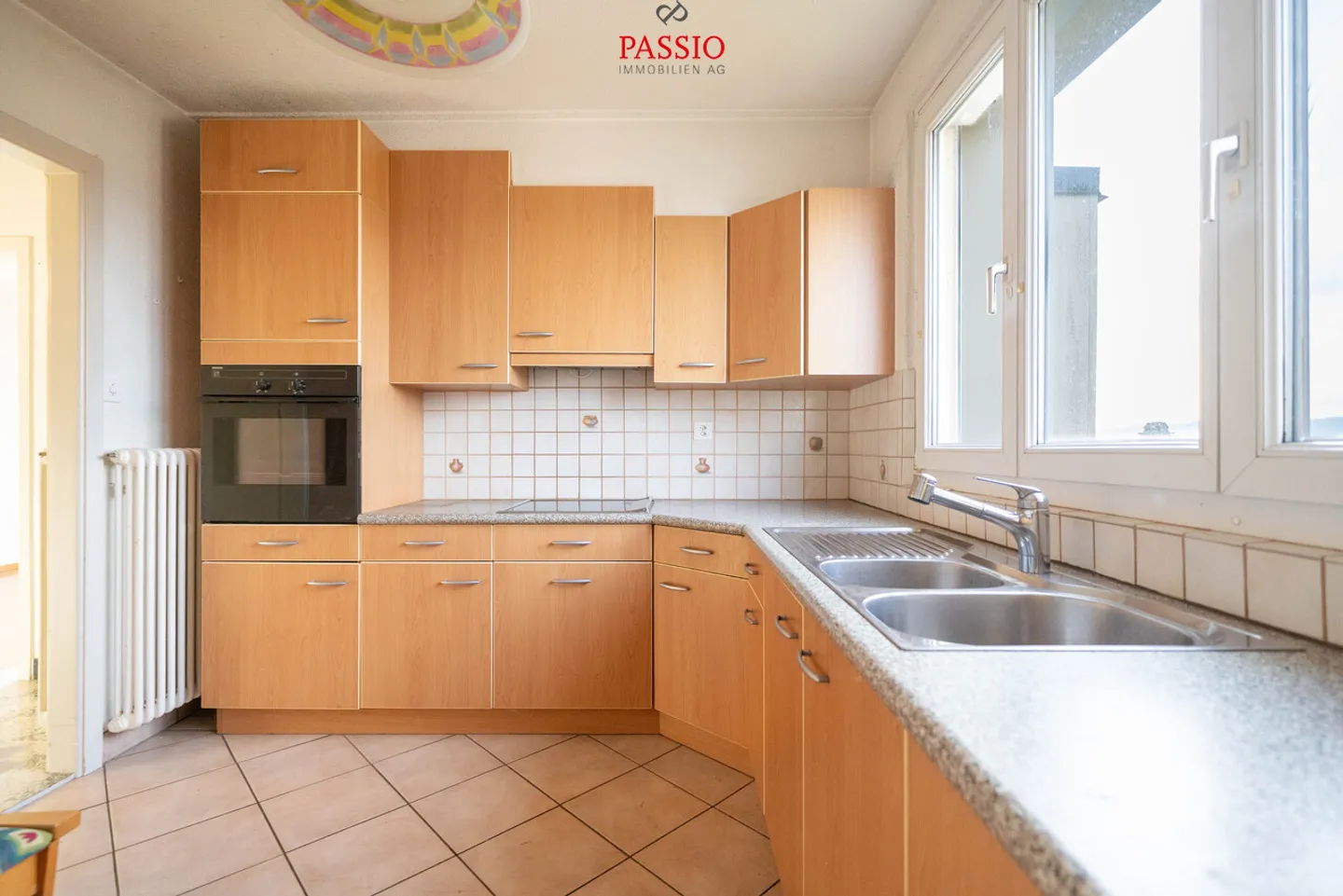 Haus mit 6,5 Zimmern und enormem Grundstück sowie atemberaubendem Blick - Foto 10 von 29