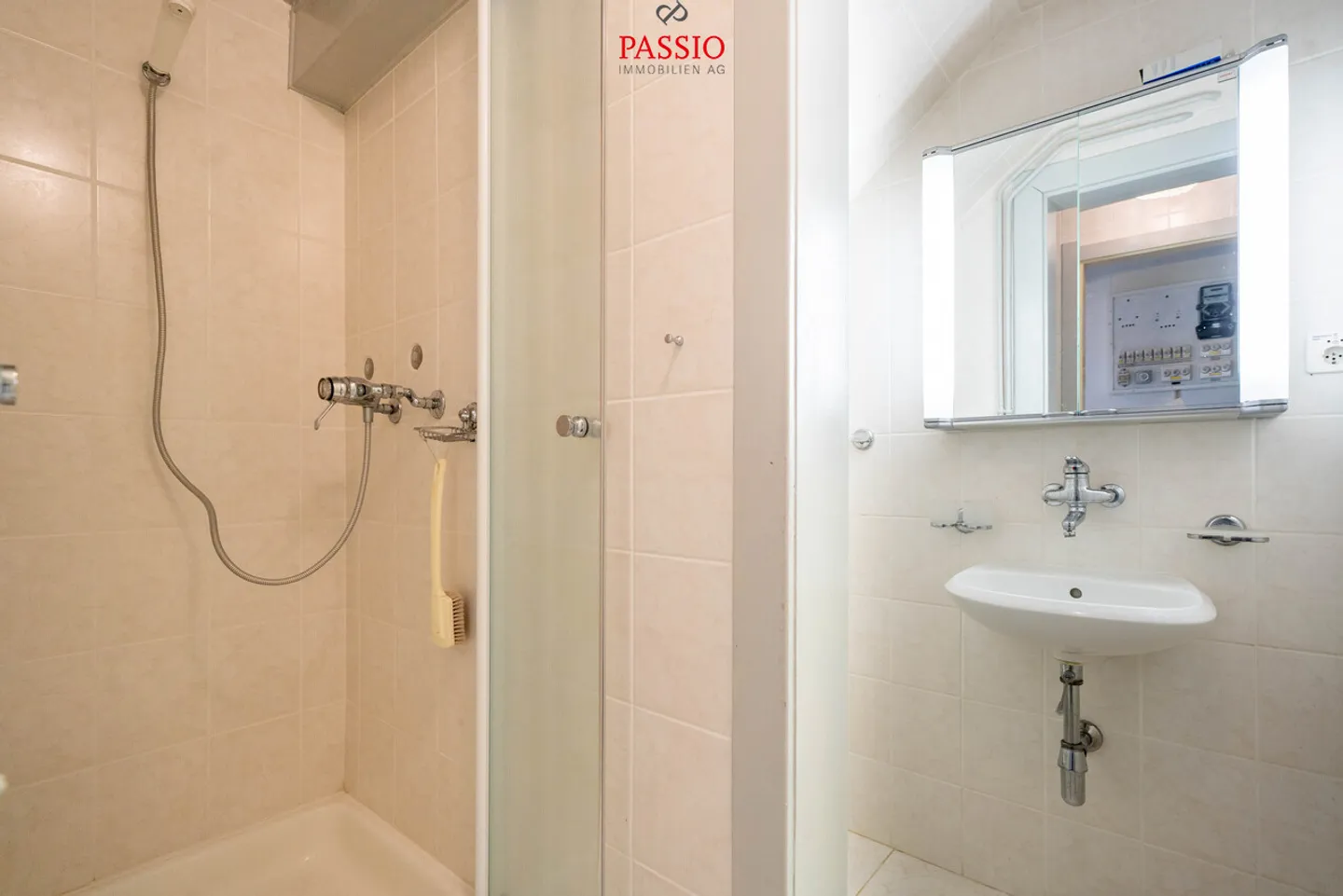 Haus mit 6,5 Zimmern und enormem Grundstück sowie atemberaubendem Blick - Foto 11 von 29