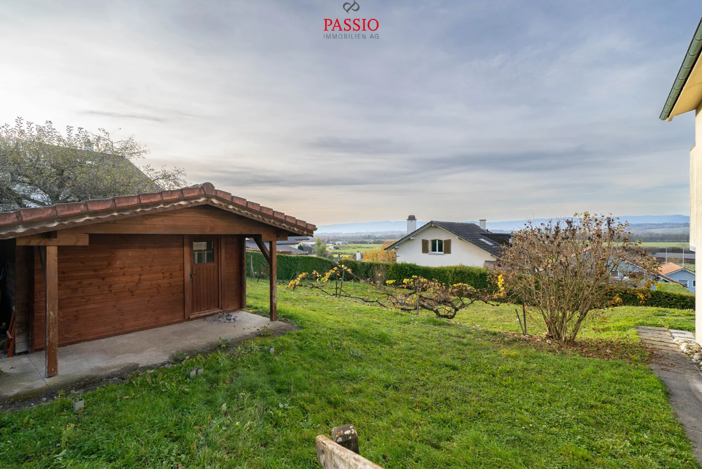 Haus mit 6,5 Zimmern und enormem Grundstück sowie atemberaubendem Blick - Foto 23 von 29