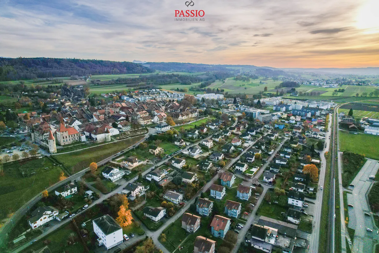 Haus mit 6,5 Zimmern und enormem Grundstück sowie atemberaubendem Blick - Foto 28 von 29