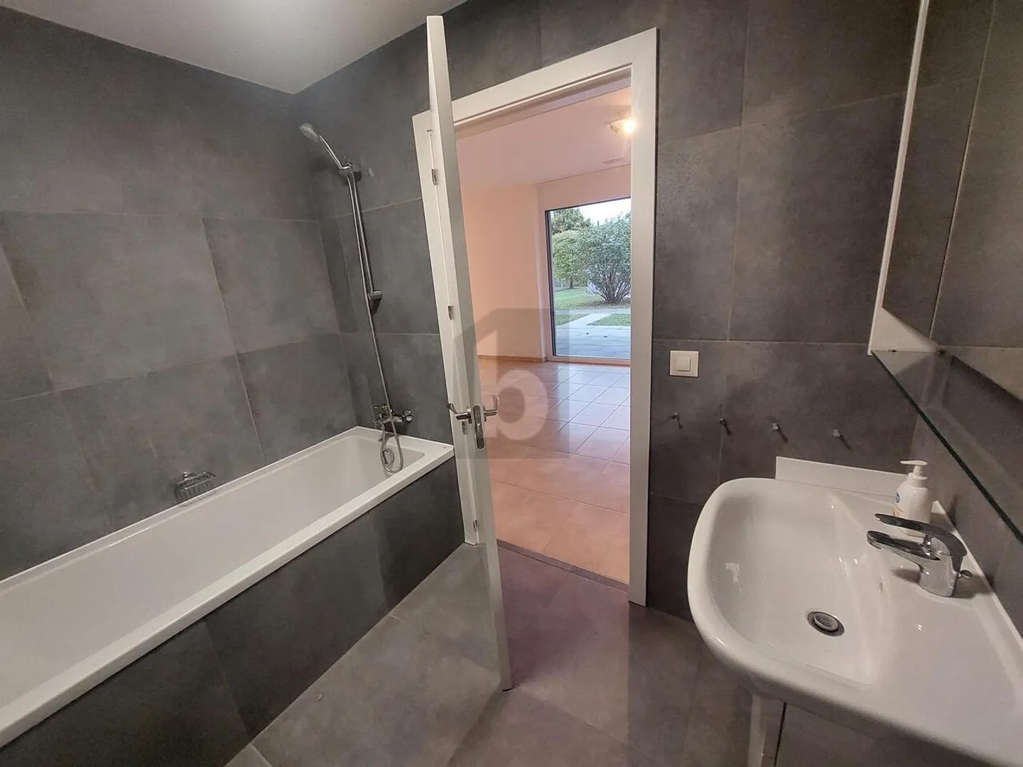 Appartamento in affitto - Foto 3 di 6