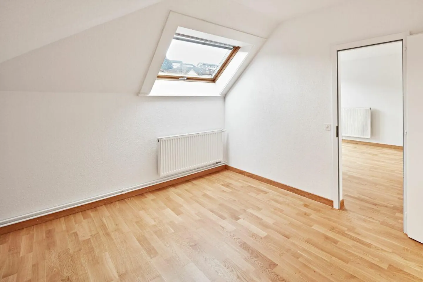 Appartamento mansardato 4 1/2 locali con bella vista & camino - Foto 11 di 19