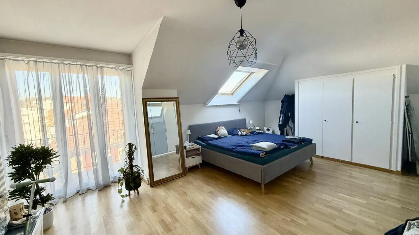 Appartamento mansardato 4 1/2 locali con bella vista & camino - Foto 12 di 19
