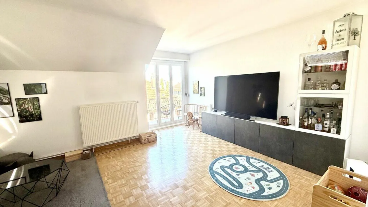 Appartamento mansardato 4 1/2 locali con bella vista & camino - Foto 14 di 19