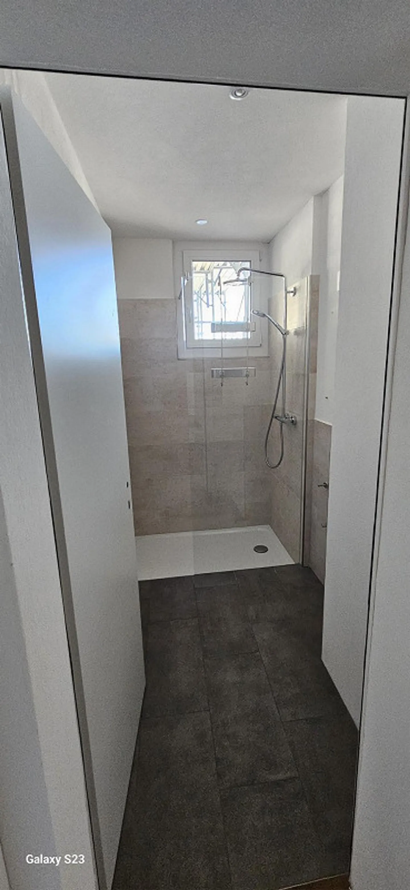 4 Room Apartment - Photo 6 of 7