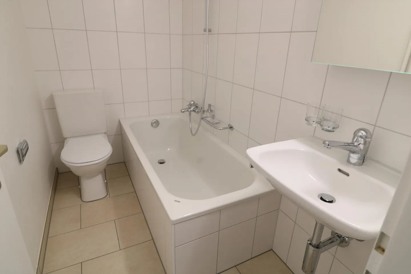 Apartment near the lake - Photo 4 of 9