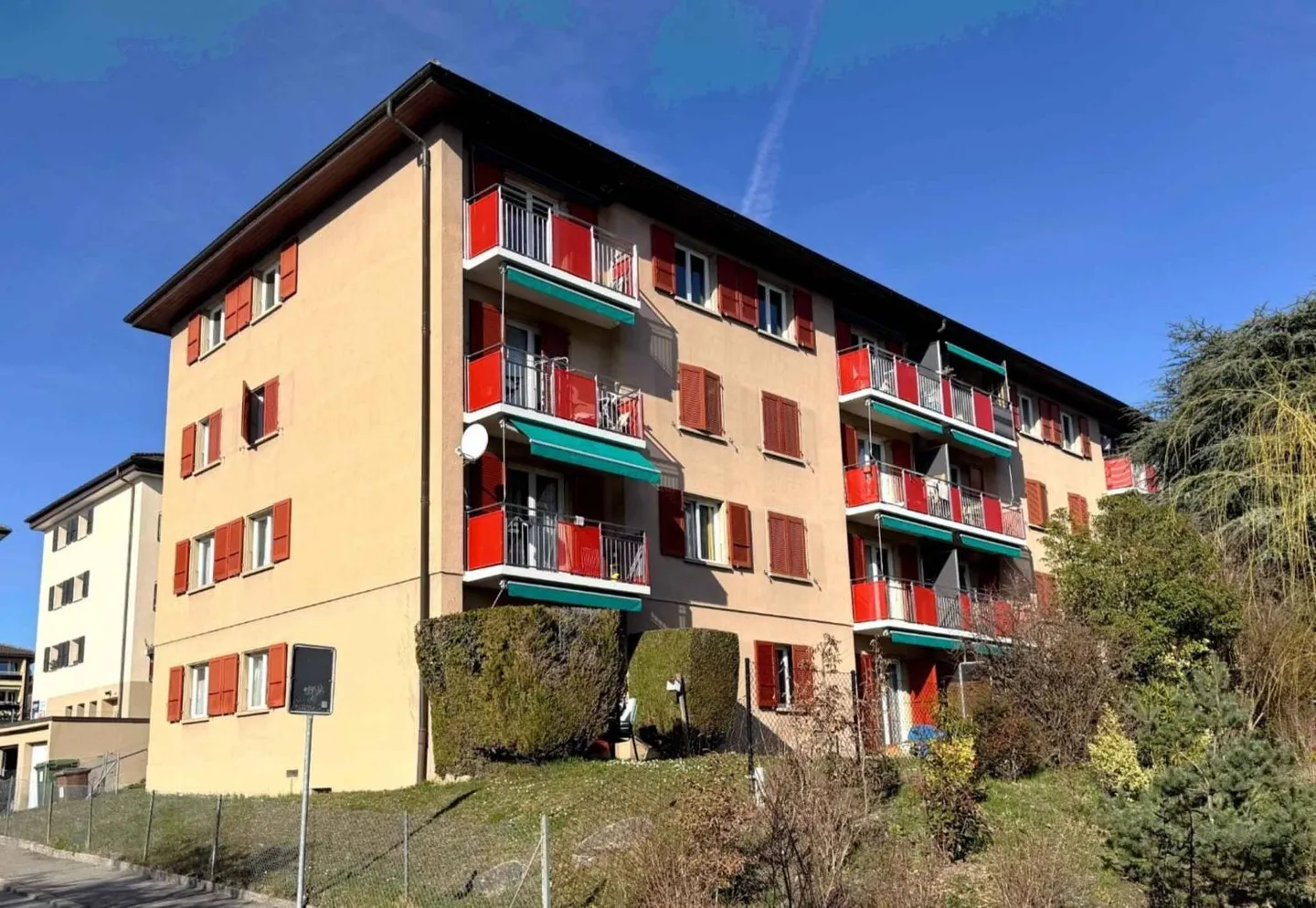 ESCLUSIVITÀ - FARE UN'OFFERTA - IMMOBILE DI REDDITO NELLA PARTE OCCIDENTALE DI LAUSANNA - Foto 1 di 10