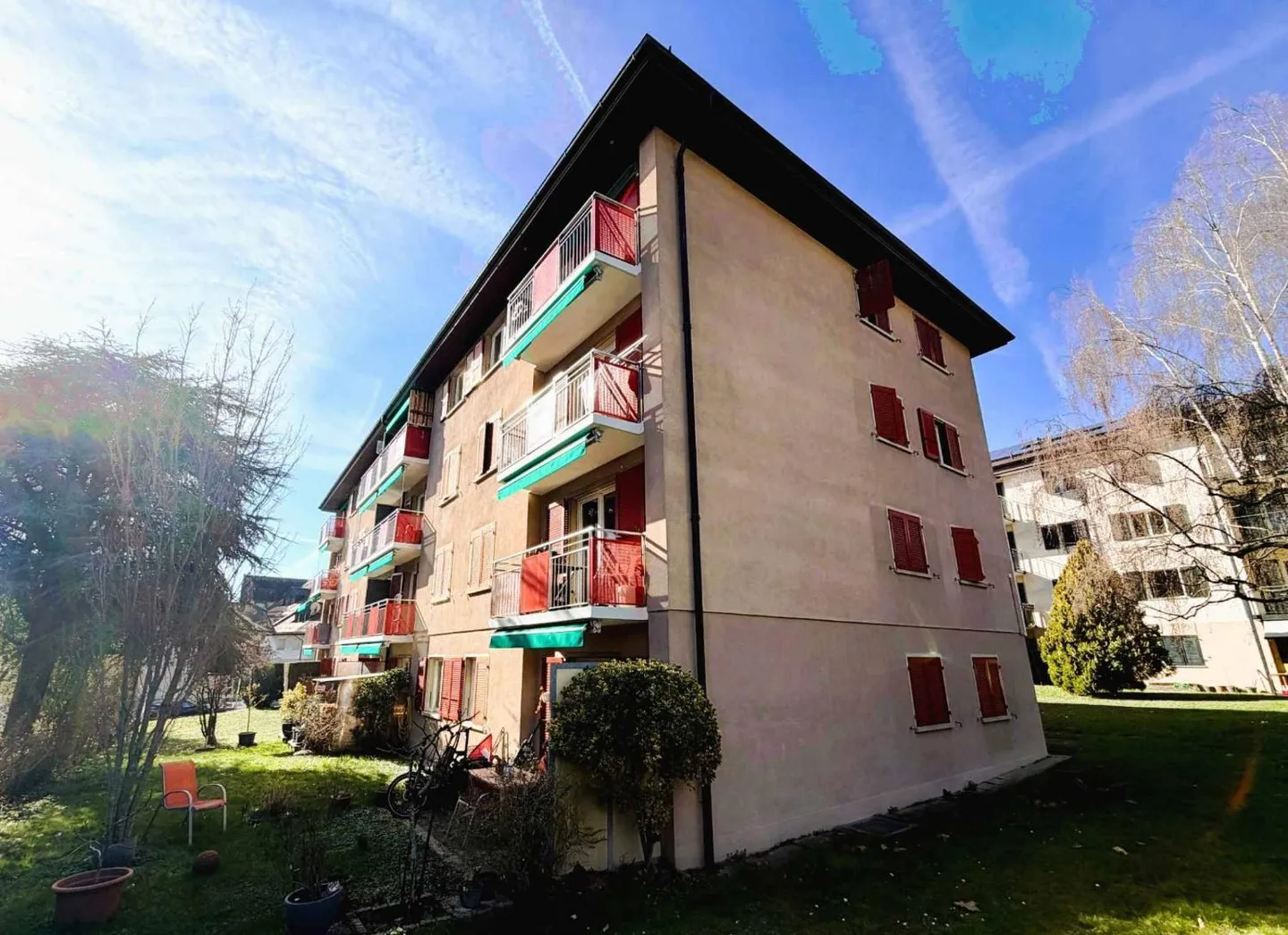 ESCLUSIVITÀ - FARE UN'OFFERTA - IMMOBILE DI REDDITO NELLA PARTE OCCIDENTALE DI LAUSANNA - Foto 2 di 10