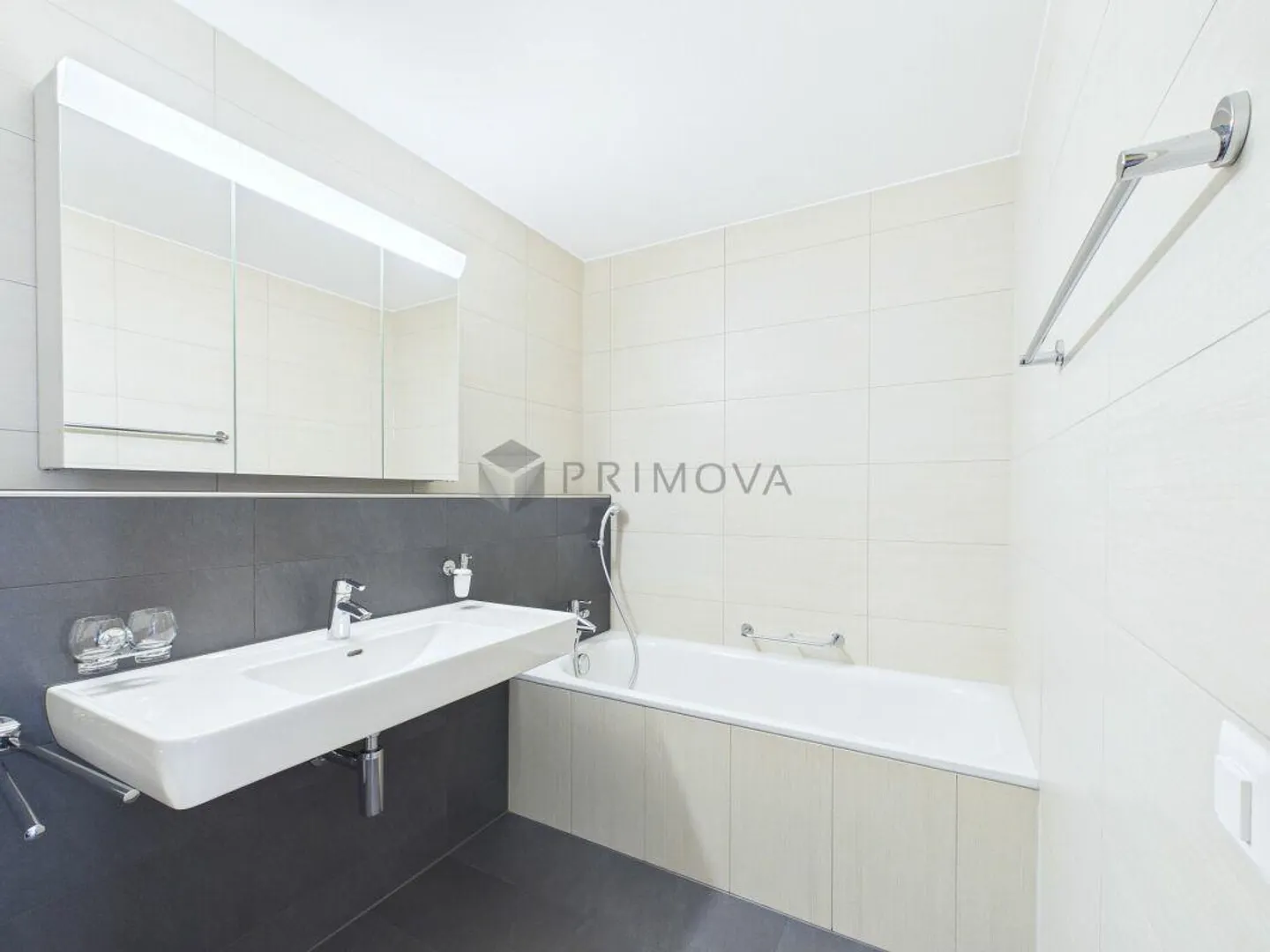 Renoviertes Apartment mit Terrasse - Foto 10 von 14