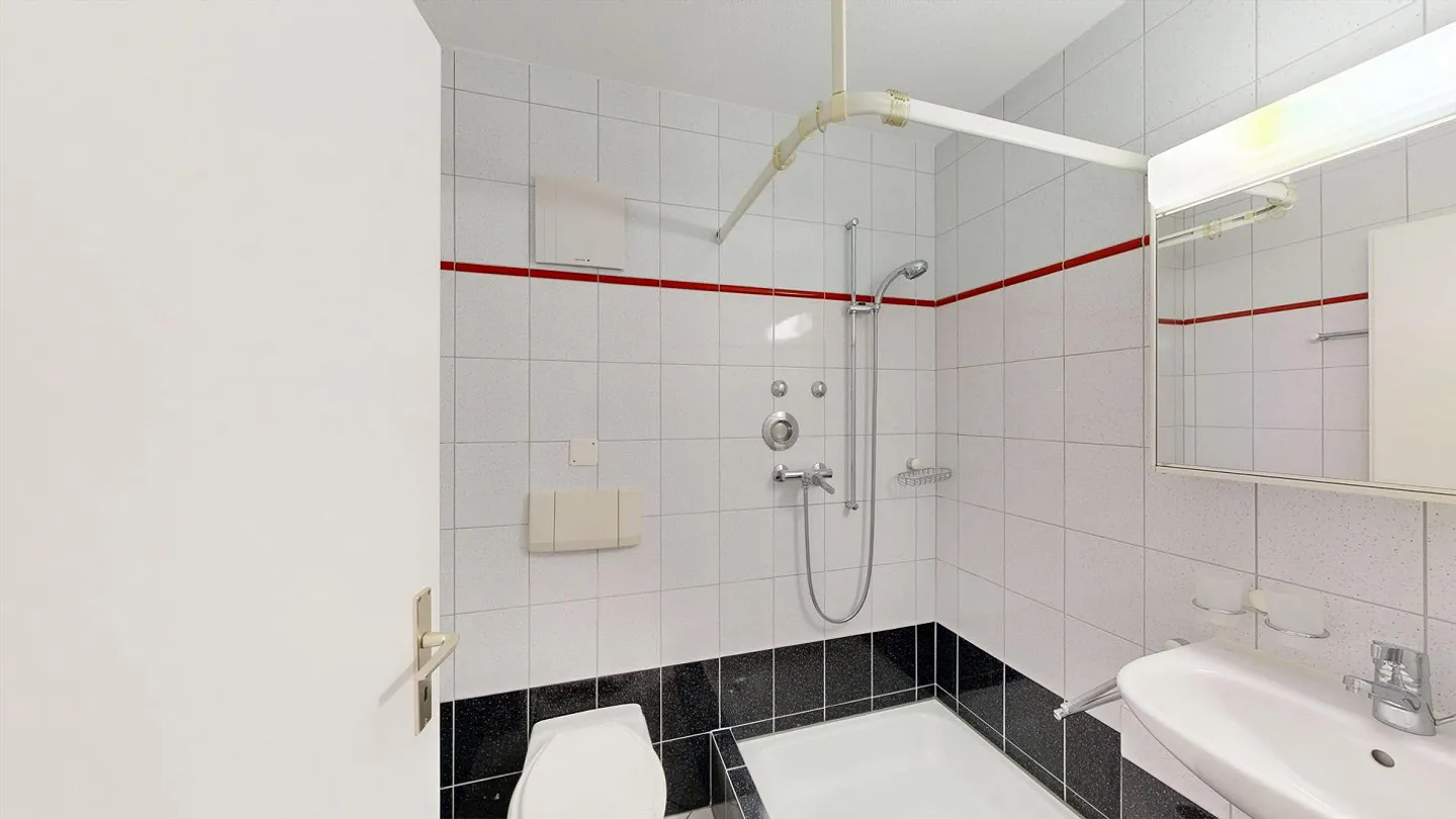 Stylish old building apartment in St. Gallen - Photo 6 of 7