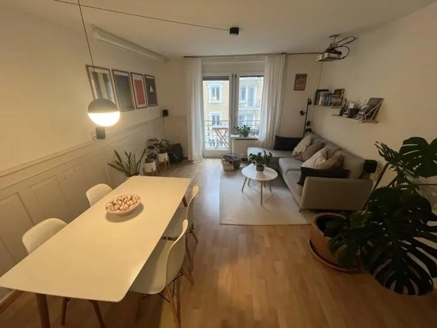 Old Building Apartment at Goldbrunnenplatz - Photo 3 of 10