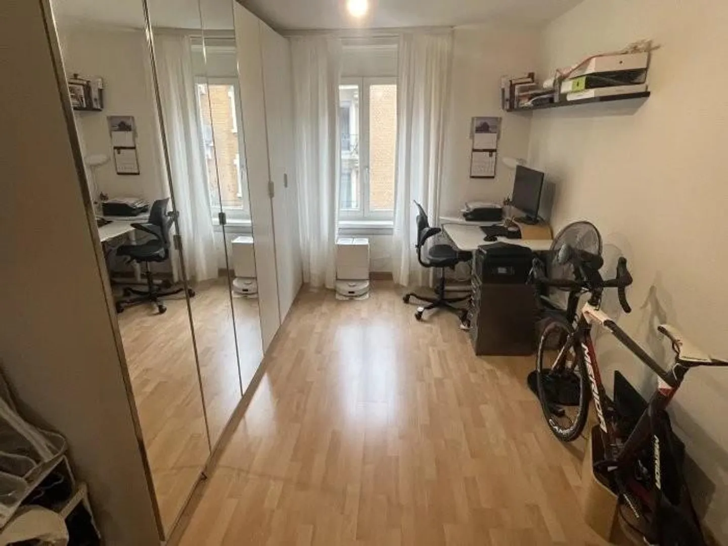 Old Building Apartment at Goldbrunnenplatz - Photo 5 of 10