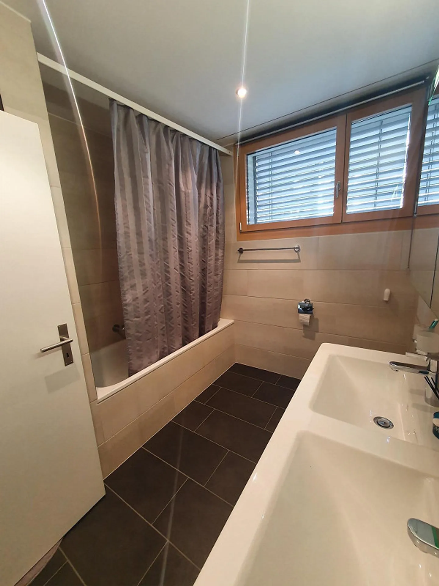 Top 3 1/2 Zimmer-Wohnung EG - Foto 9 von 9