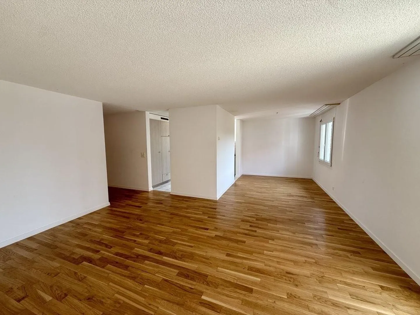Appartamento attraente di 4,5 stanze con balcone al 1° piano - Foto 2 di 11