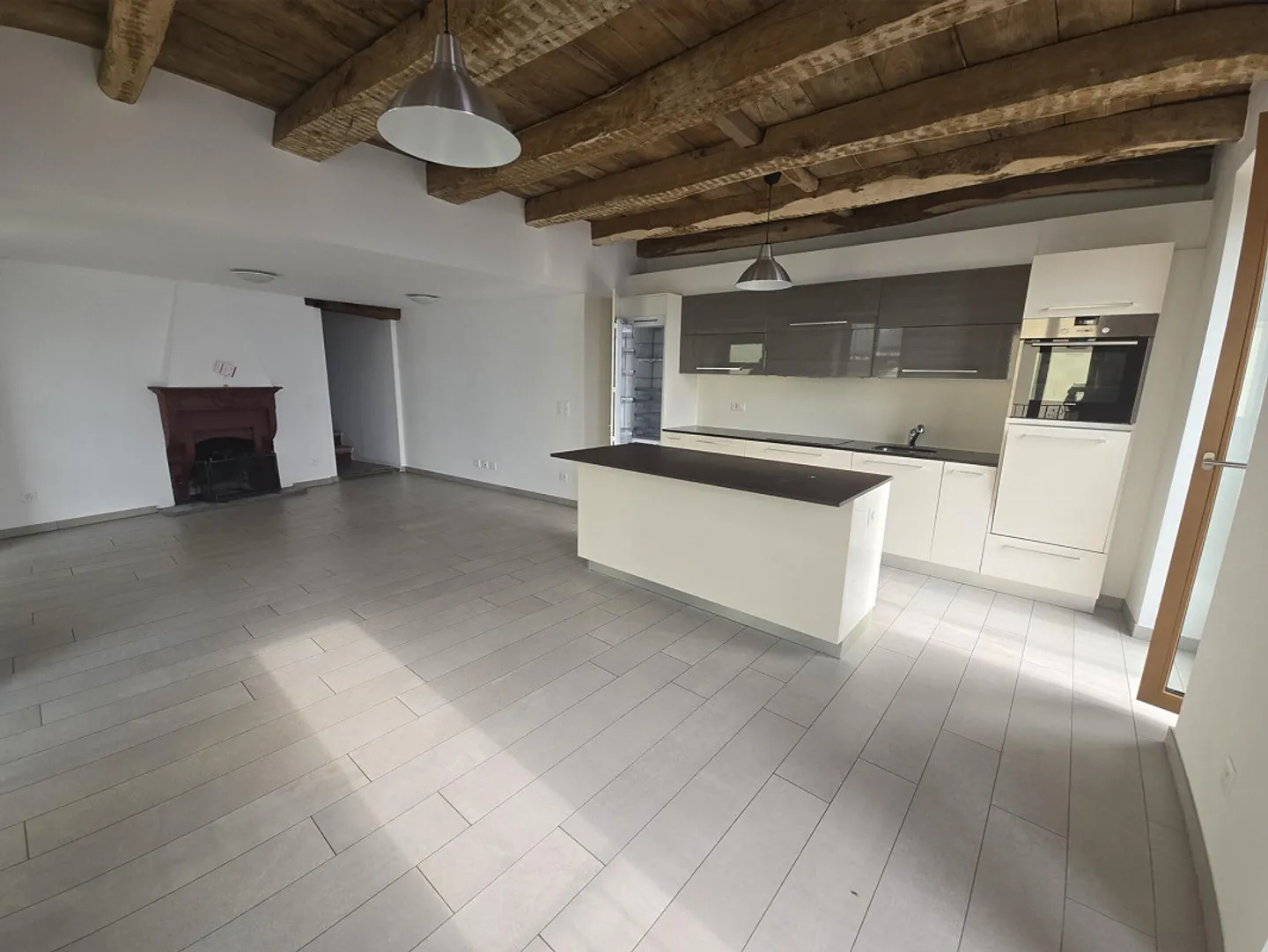 Beautiful house with 4.5 rooms renovated with lake view in Cademario - Photo 3 of 10