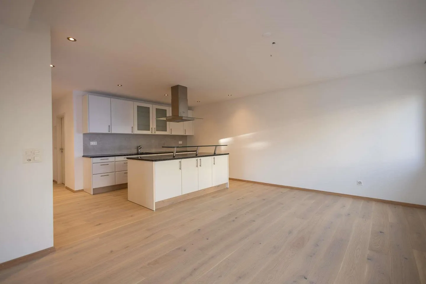 Appartement exclusif de 4,5 pièces à Jona avec une impressionnante terrasse de 88 m² - Photo 3 sur 16