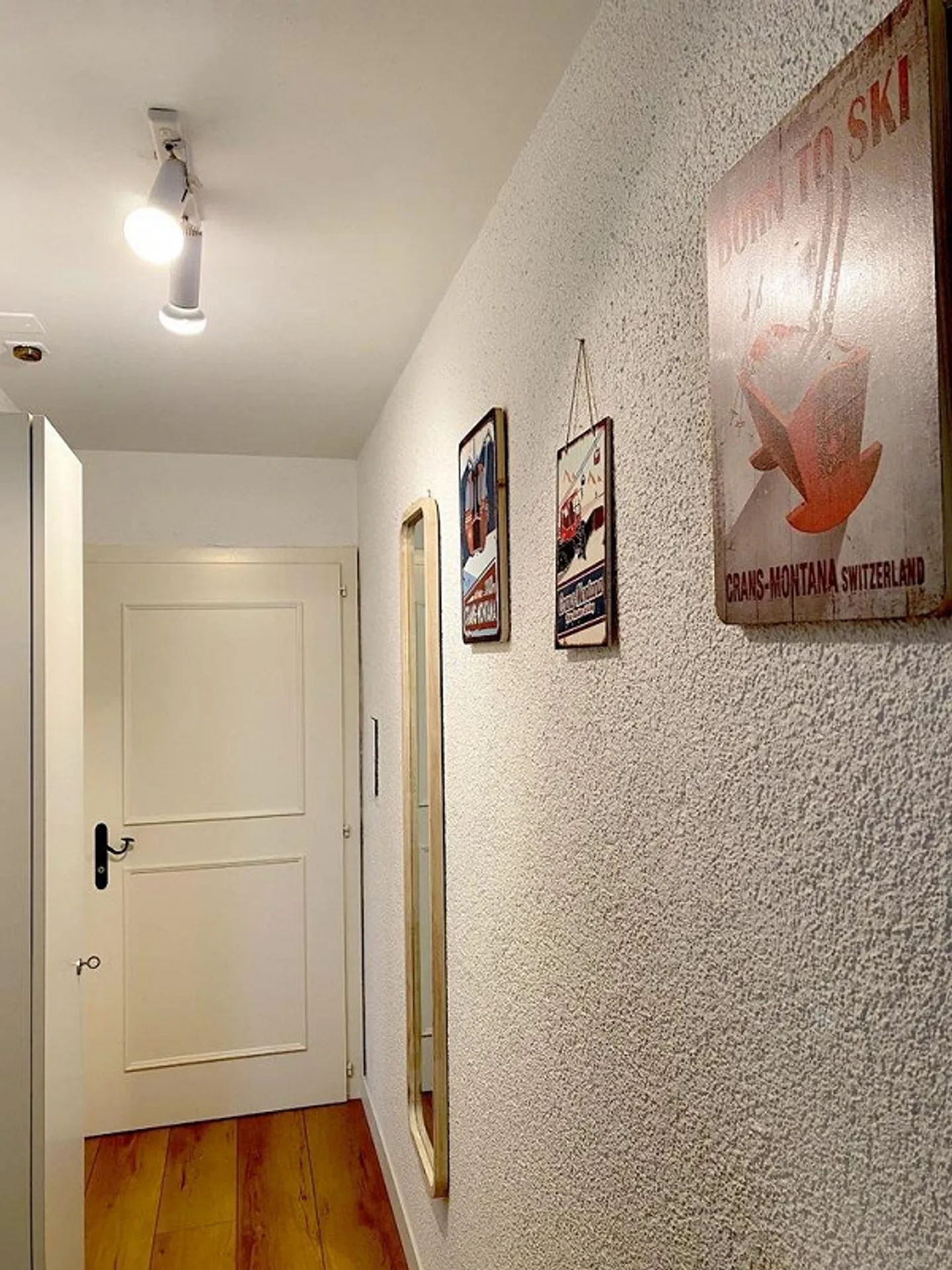 «Location à l'année joli studio rénové centre de Crans-Montana» - Photo 7 sur 8