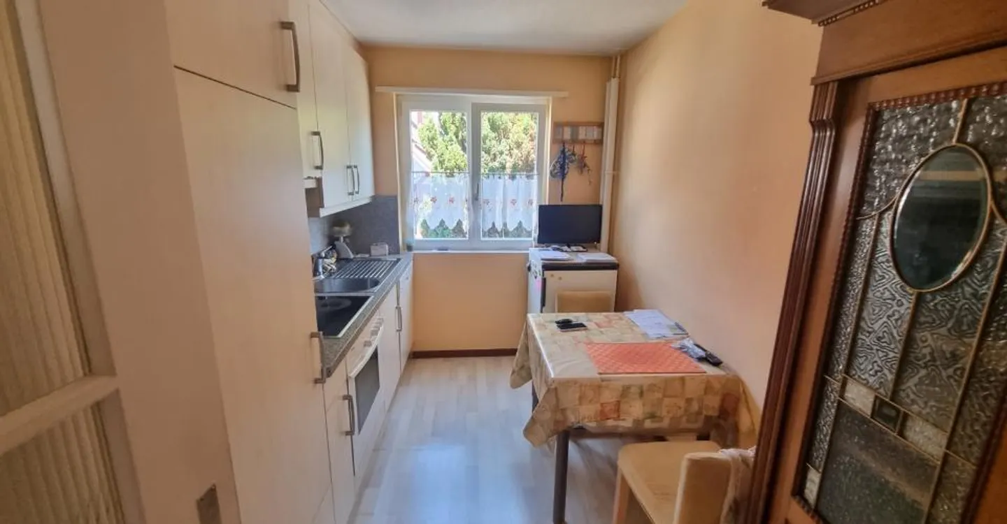 Cozy 3-room apartment in Oftringen with parking space - Photo 4 of 7