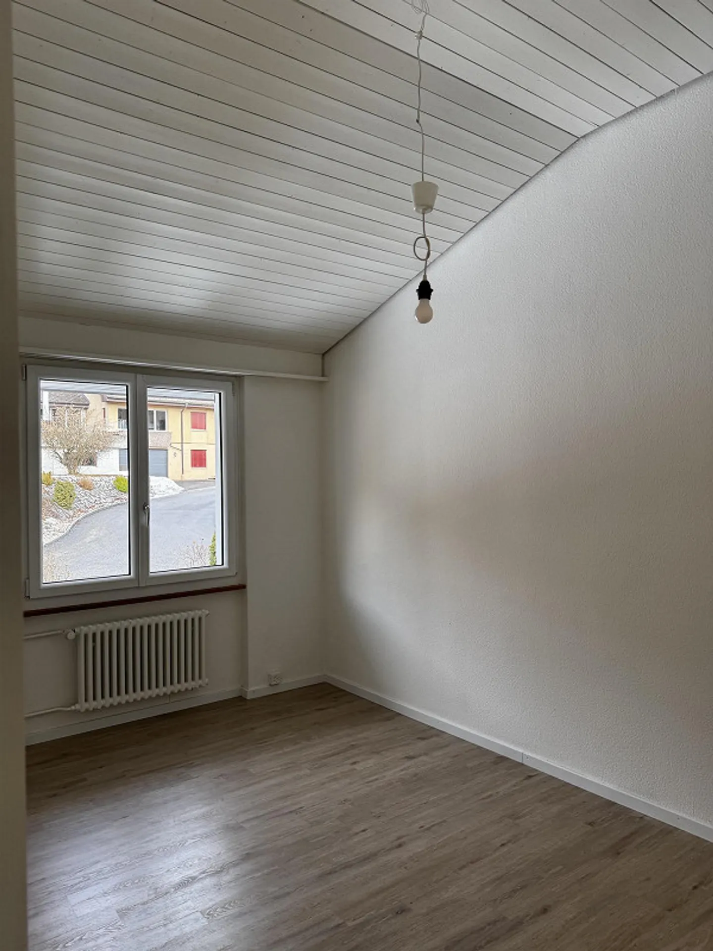 Une maison familiale double de 5,5 pièces récemment rénovée - Photo 9 sur 19