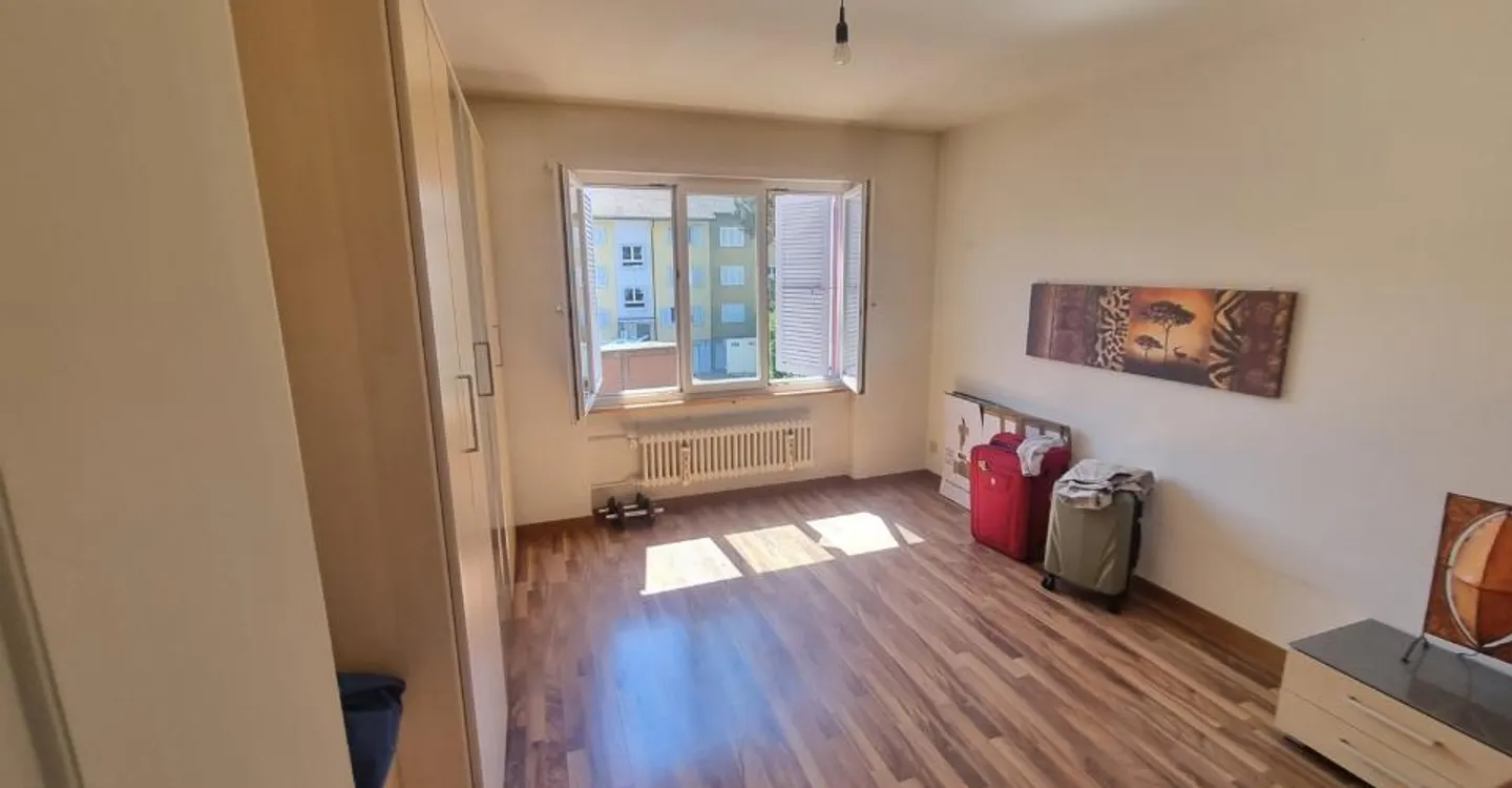 Cozy 3-room apartment in Oftringen with parking space - Photo 2 of 7