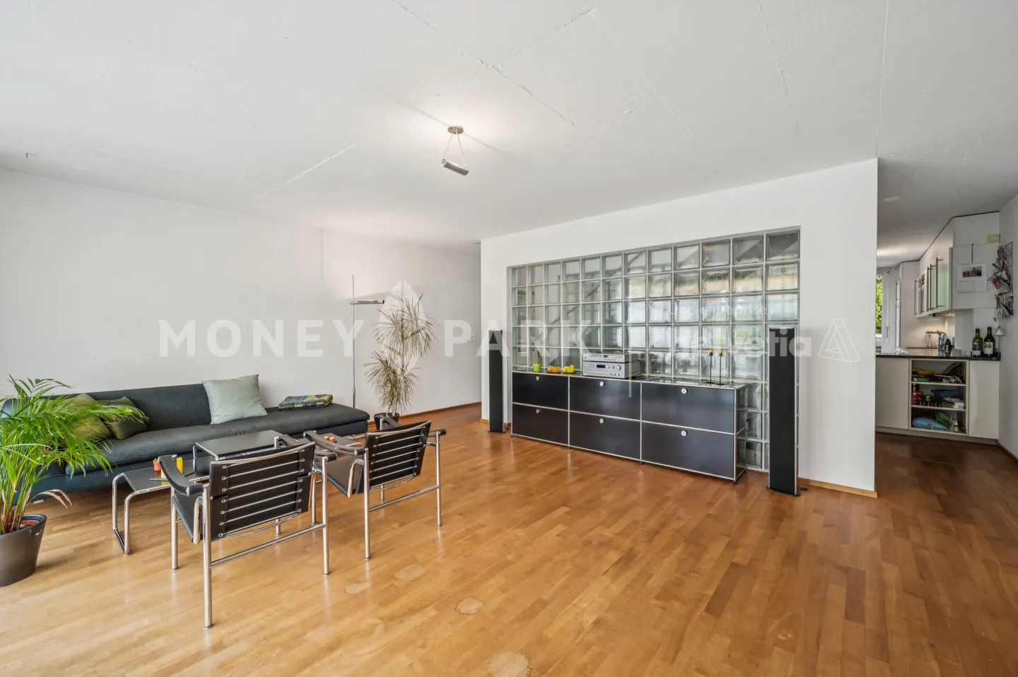 «7.5-Zimmer-Reihenfamilienhaus / Maison mitoyenne de 7.5 pièces» - Foto 4 von 13