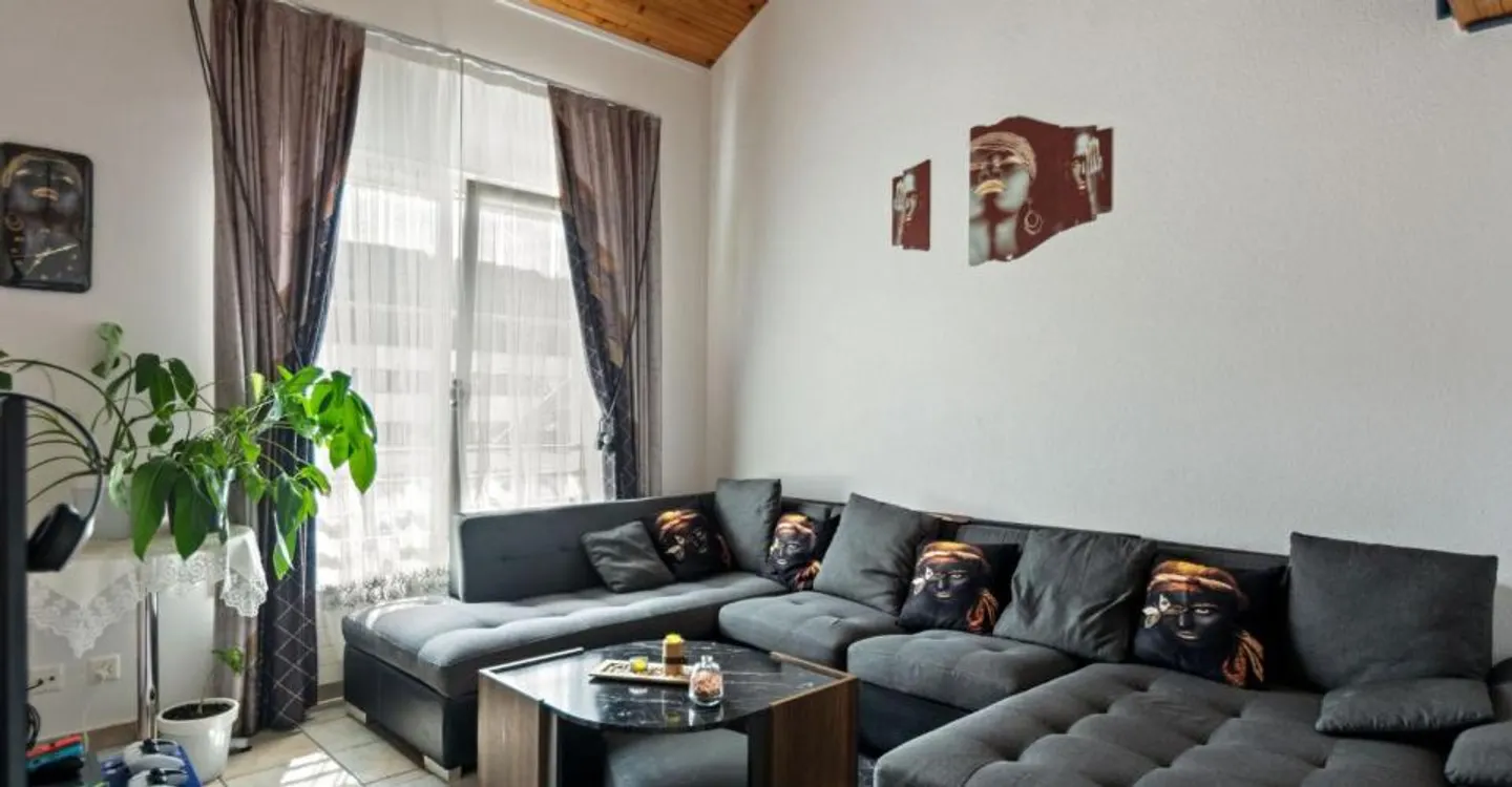 St-Imier, 4.5-room duplex with balcony and parking space - Photo 6 of 11