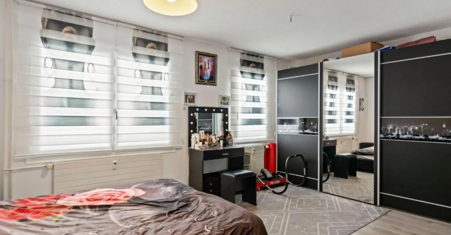 St-Imier, 4.5-room duplex with balcony and parking space - Photo 9 of 11