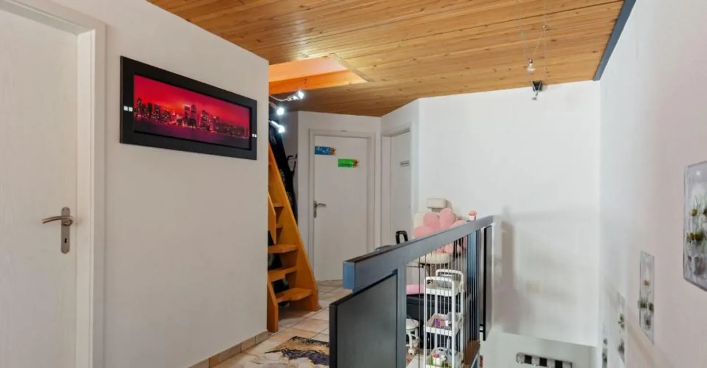 St-Imier, 4.5-room duplex with balcony and parking space - Photo 5 of 11