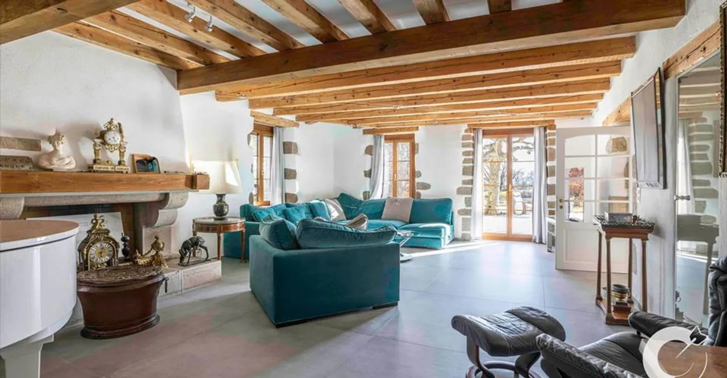 Historic Manor House - A Rare and Exceptional Property in Grens - Photo 4 of 12