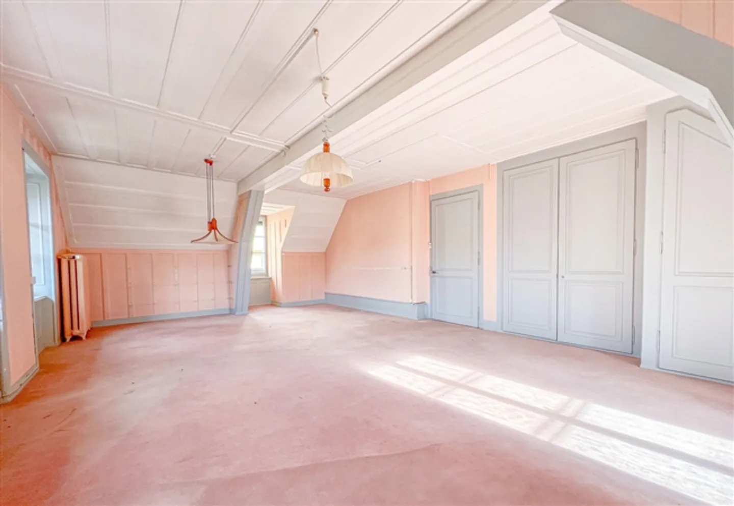 «Geräumige 3,5-Zimmer-Eigentumswohnung zum Renovieren
Im Herzen von Ste-Croix» - Foto 3 von 14