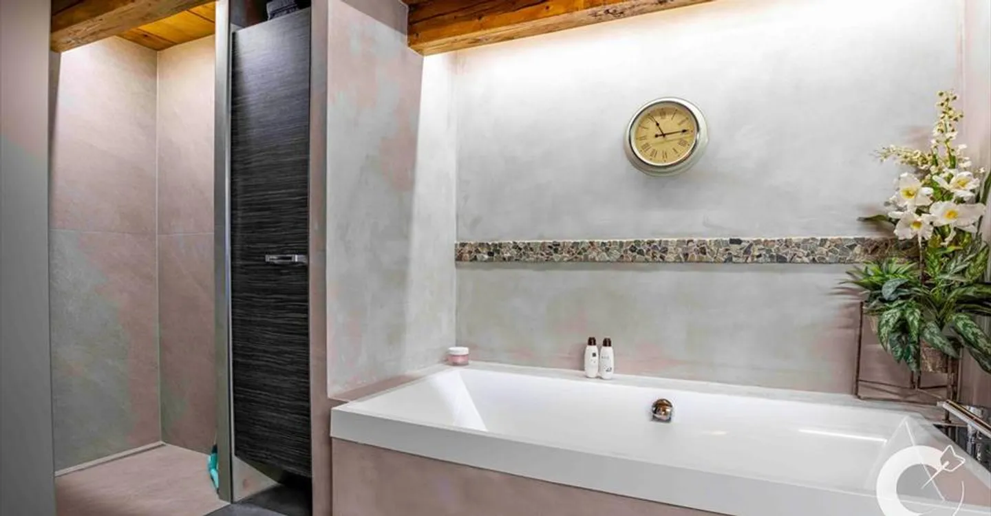 Historic Manor House - A Rare and Exceptional Property in Grens - Photo 8 of 12