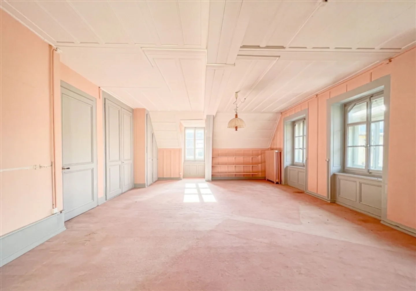 «Geräumige 3,5-Zimmer-Eigentumswohnung zum Renovieren
Im Herzen von Ste-Croix» - Foto 4 von 14