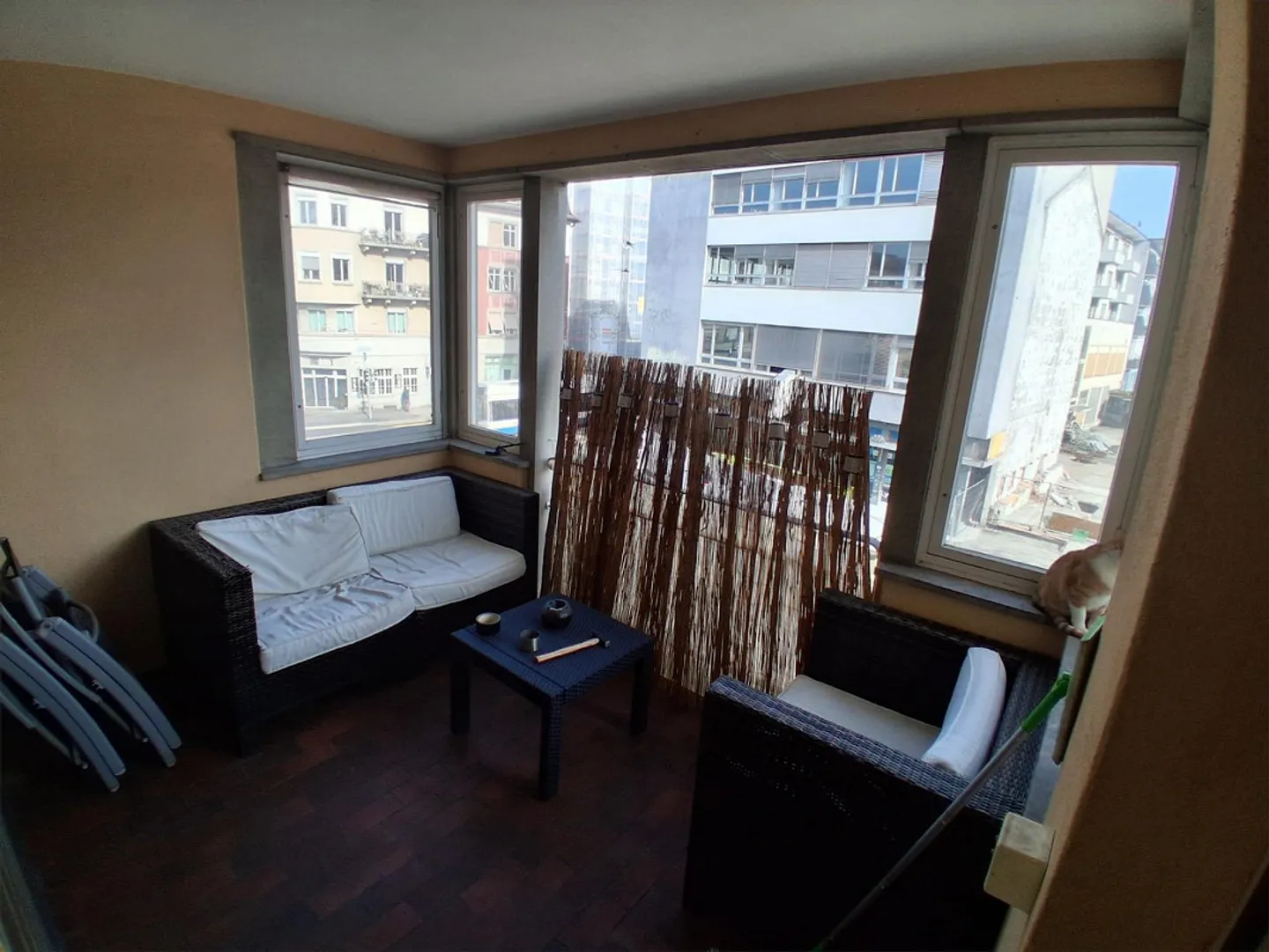 Roommate wanted in 4-room apartment - Photo 1 of 7