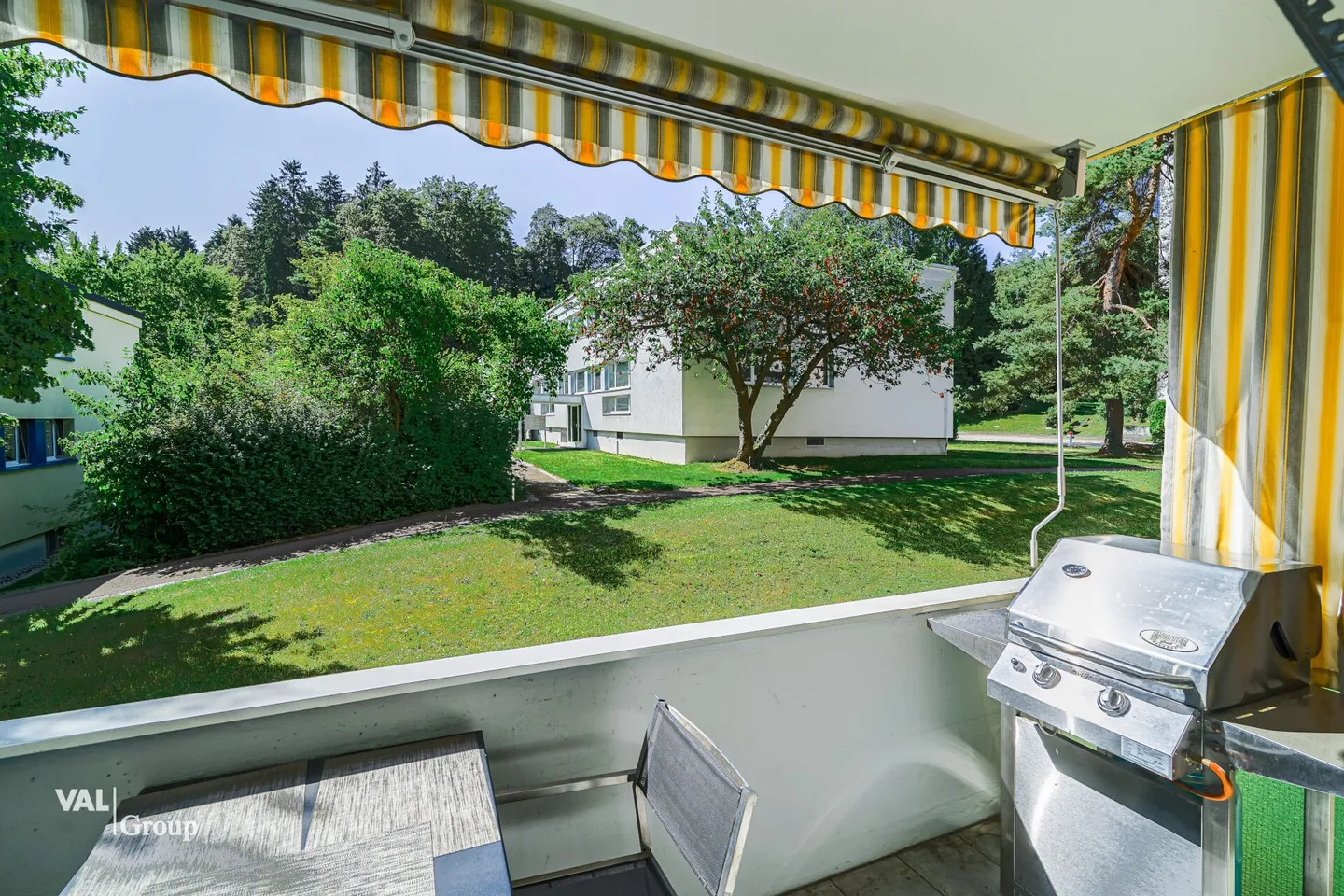 Appartement en rez-de-chaussée lumineux dans un environnement calme et verdoyant - Photo 9 sur 12