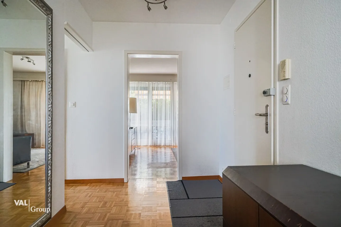 Appartement en rez-de-chaussée lumineux dans un environnement calme et verdoyant - Photo 8 sur 12