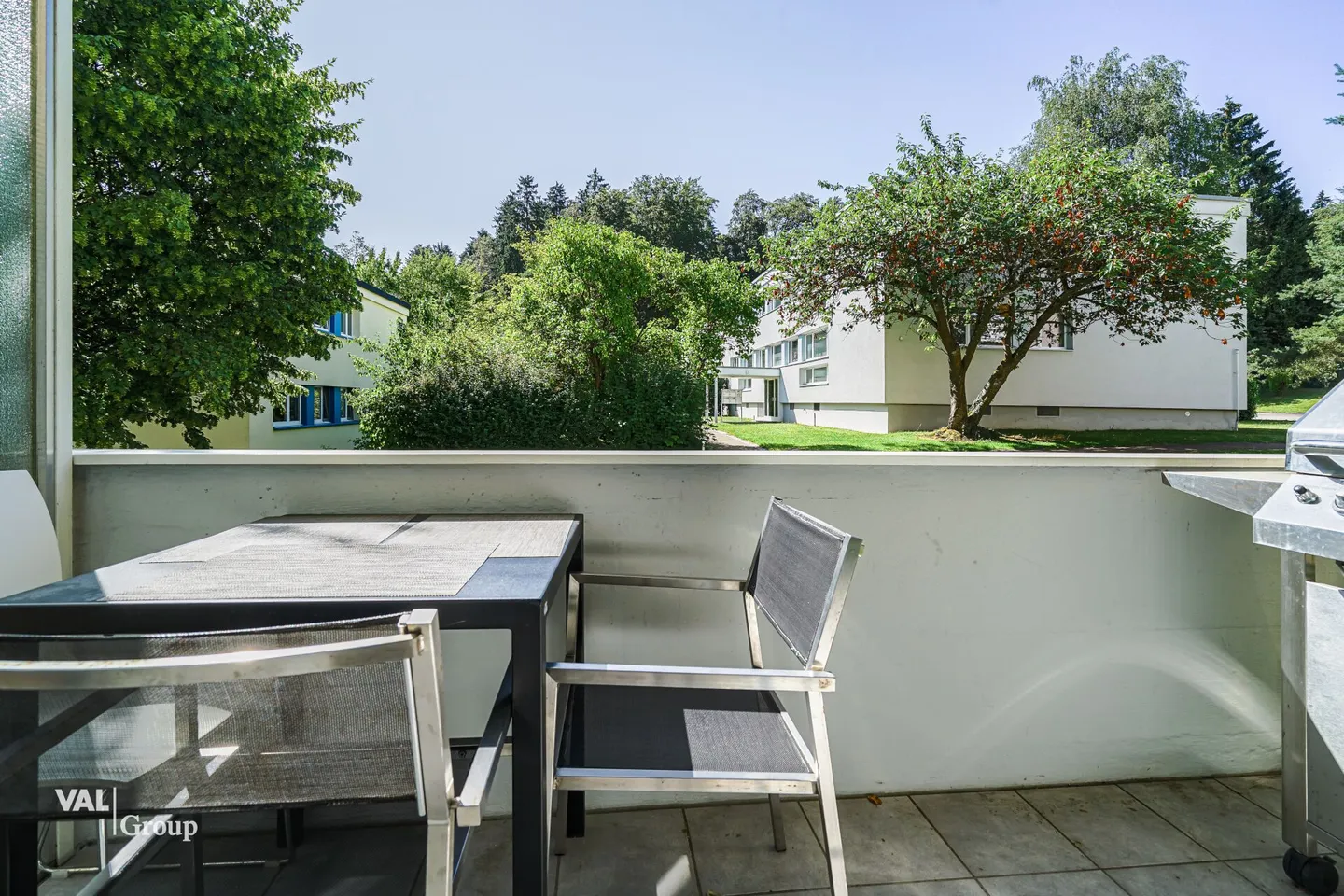 Appartement en rez-de-chaussée lumineux dans un environnement calme et verdoyant - Photo 1 sur 12