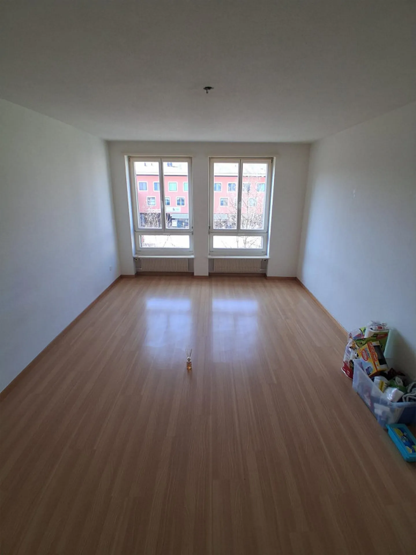 Roommate wanted in 4-room apartment - Photo 6 of 7