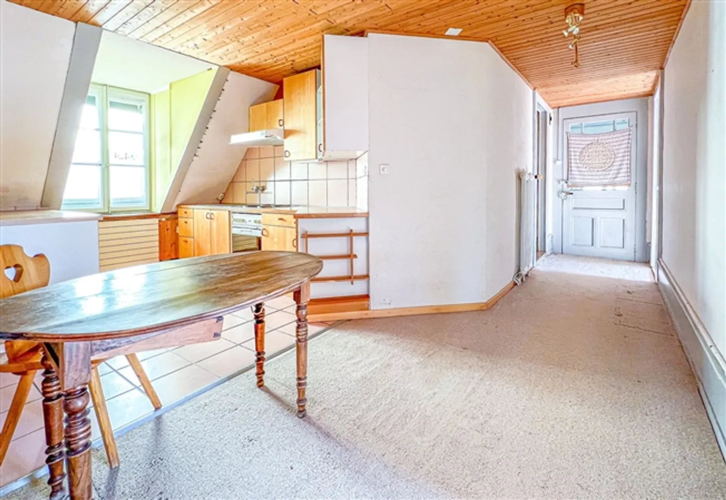 «Geräumige 3,5-Zimmer-Eigentumswohnung zum Renovieren
Im Herzen von Ste-Croix» - Foto 6 von 14